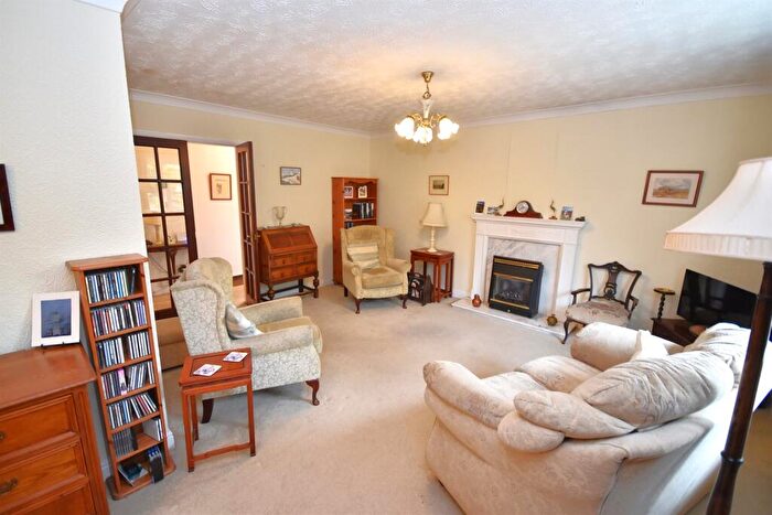 3 Bedroom Detached Bungalow For Sale In Drummond Way, Macclesfield, SK10