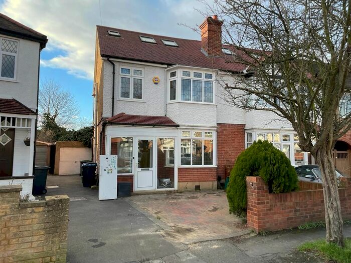 4 Bedroom Semi-Detached House To Rent In Myrtle Grove, New Malden, KT3