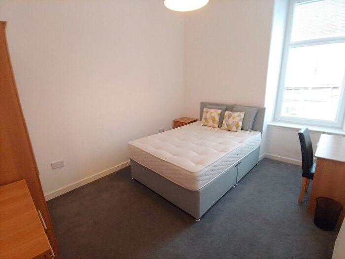 2 Bedroom Flat To Rent In Clarendon Place, St Georges Cross, Glasgow, G20