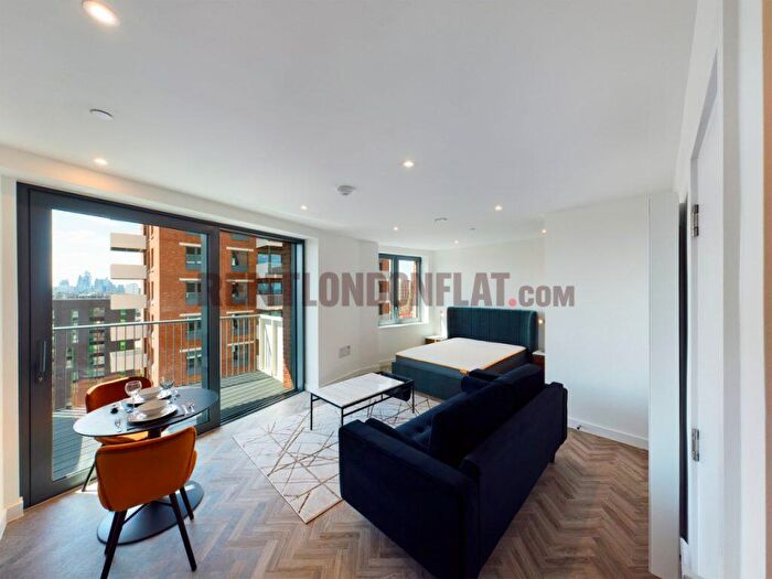 Flat To Rent In Bromley-by-Bow – Studio Flat, E3