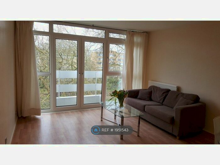 2 Bedroom Flat To Rent In Westmore Court, London, SW15