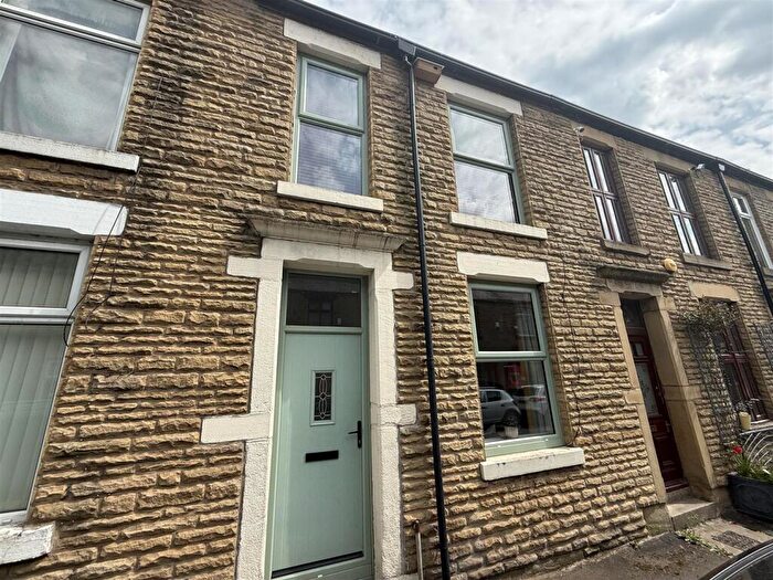 3 Bedroom Terraced House For Sale In Andrew Street, Mossley, OL5
