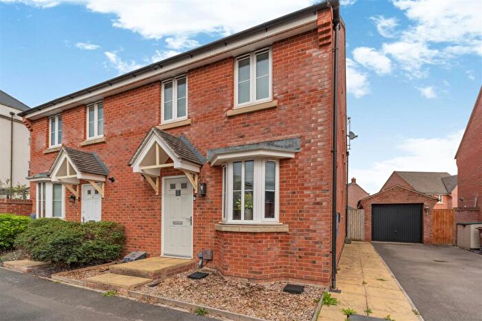 3 Bedroom Semi Detached House For Sale In Yew Tree Road, Brockworth, Gloucester, GL3