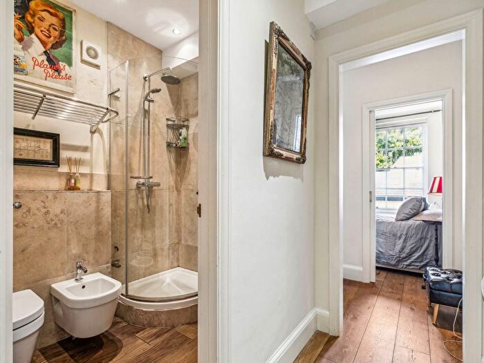 1 Bedroom Flat To Rent In Water Lane, Richmond, TW9