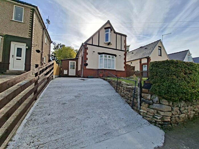 2 Bedroom Detached House For Sale In Smithy Moor Avenue, Stocksbridge, S36