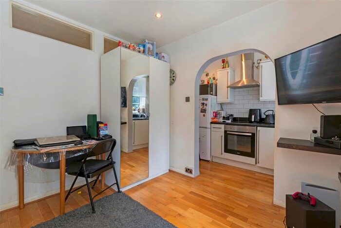 Studio To Rent In Wyke Road, Raynes Park, SW20