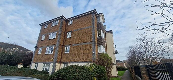 2 Bedroom Flat To Rent In South Street, Enfield, EN3