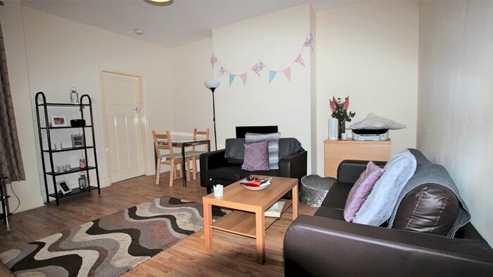 2 Bedroom Flat To Rent In Addycombe Terrace, Heaton, Newcastle Upon Tyne, NE6