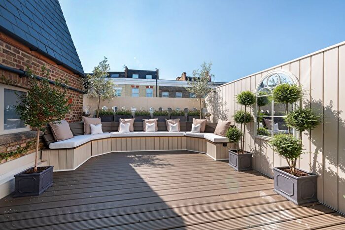 2 Bedroom Flat To Rent In Caroline Walk, Fulham, W6