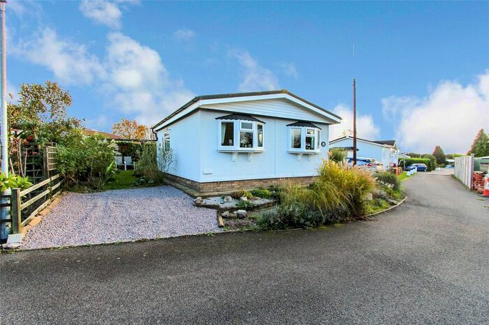 2 Bedroom Mobile/park Home For Sale In Upton Park, Main Street, Upton, Huntingdon, PE28