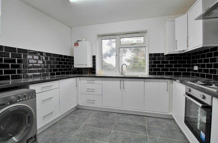 2 Bedroom Flat To Rent In Bath Road, Hounslow, TW3