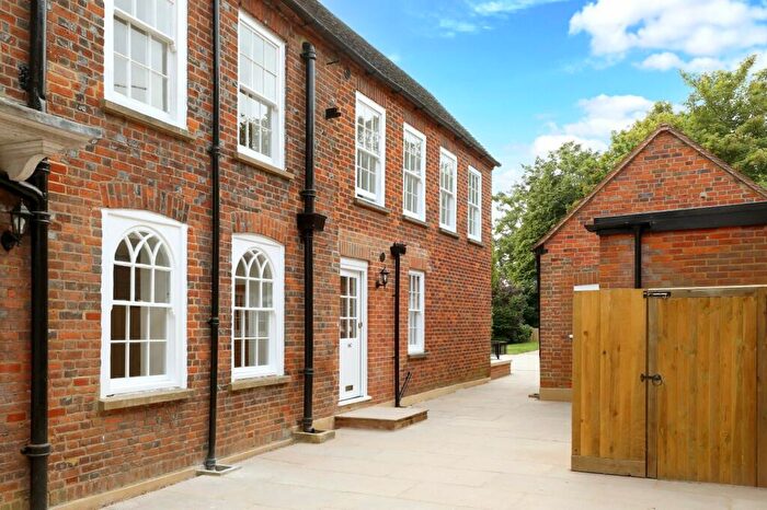 2 Bedroom Apartment For Sale In London End, Beaconsfield, Buckinghamshire, HP9
