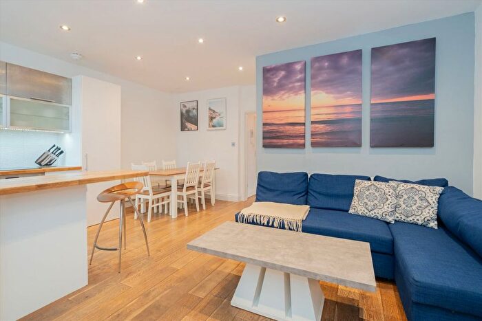 2 Bedroom Flat To Rent In St. Georges Drive, Pimlico, SW1V