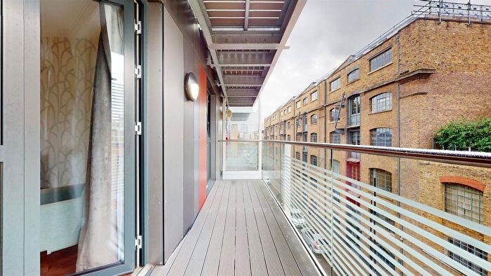 3 Bedroom Flat To Rent In Back Church Lane, London, E1