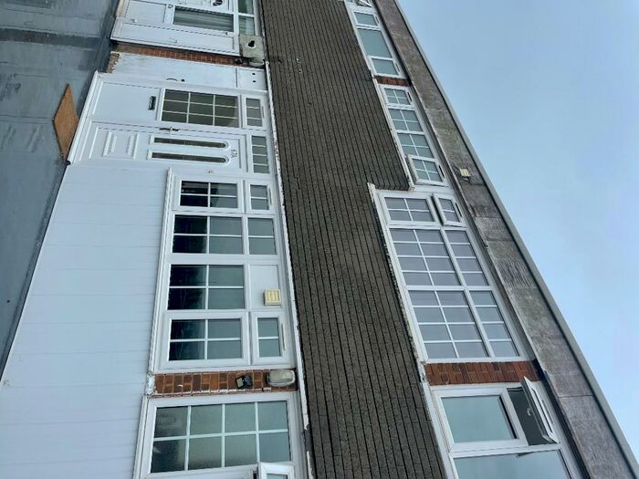 2 Bedroom Duplex To Rent In Wheatsheaf Road, Oldbury, West Midlands, B69