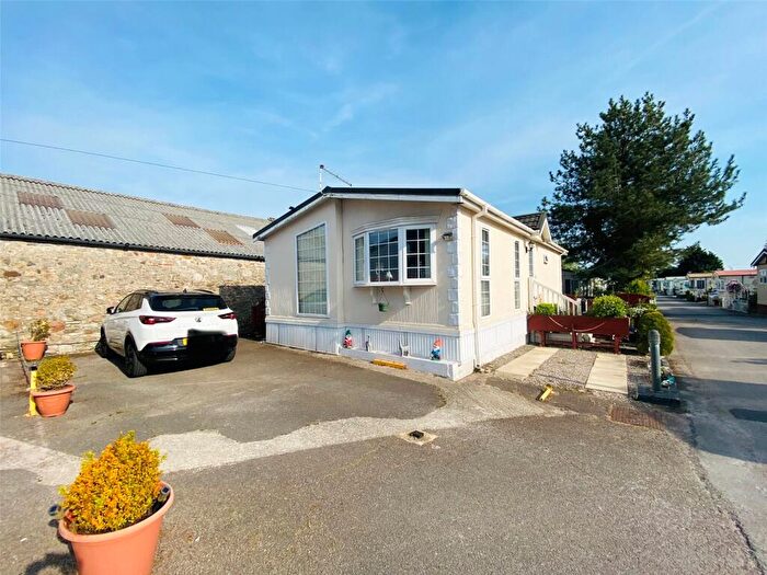 2 Bedroom Mobile Home For Sale In Oxcliffe Road, Heaton With Oxcliffe, Morecambe, Lancashire, LA3
