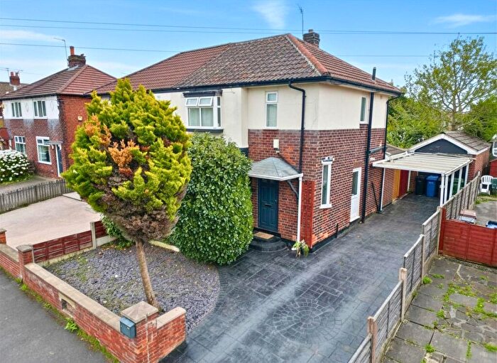 2 Bedroom Semi-Detached House For Sale In The Quadrant, Offerton, Stockport, SK1