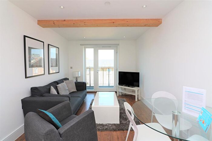1 Bedroom Flat To Rent In Commercial Road, Limehouse, E14
