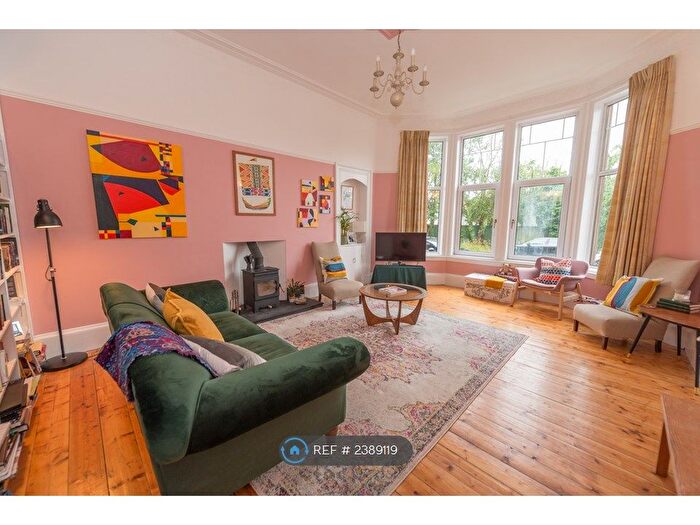3 Bedroom Flat To Rent In Kirkcaldy Road, Glasgow, G41