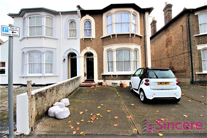 1 Bedroom Flat To Rent In (Most Bills Inclusive) Eastern Road, Romford, RM1