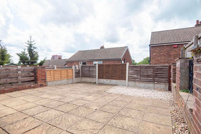 3 Bedroom Terraced House For Sale In Sommerdale Grove, LS13