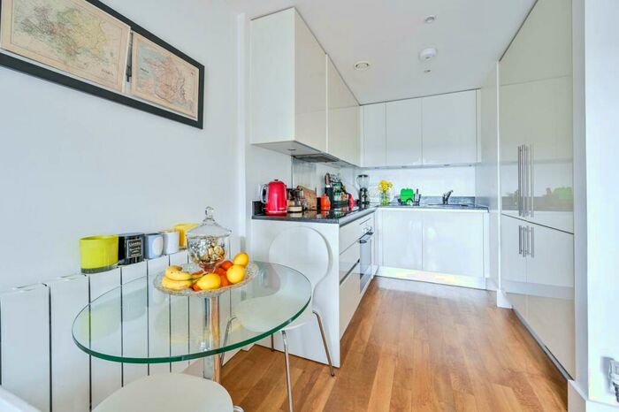 1 Bedroom Flat To Rent In Royal Carriage Mews, Woolwich, London, SE18