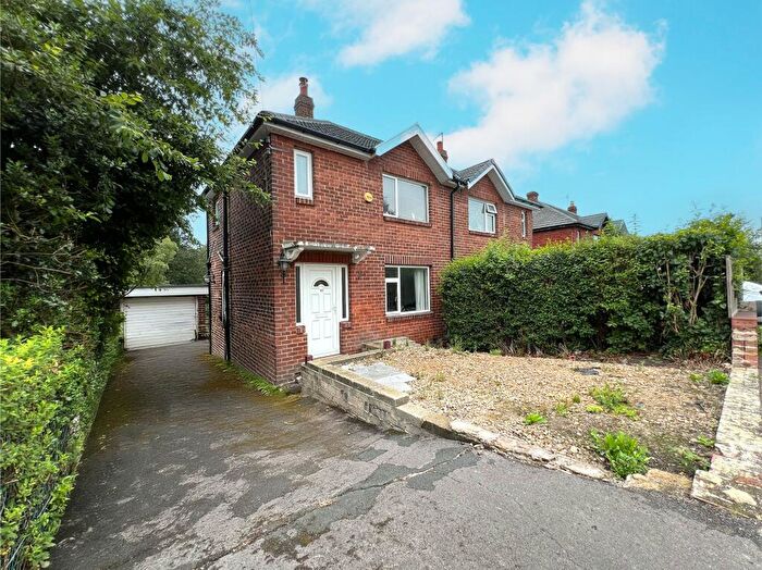 3 Bedroom Semi-Detached House For Sale In Hangingstone Road, Huddersfield, HD4