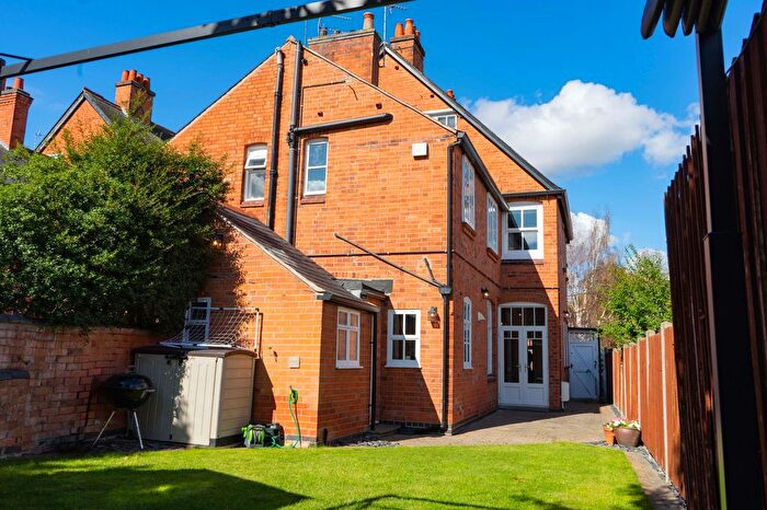 5 Bedroom Semi Detached House For Sale In Holmfield Road, Stoneygate, Leicester, LE2