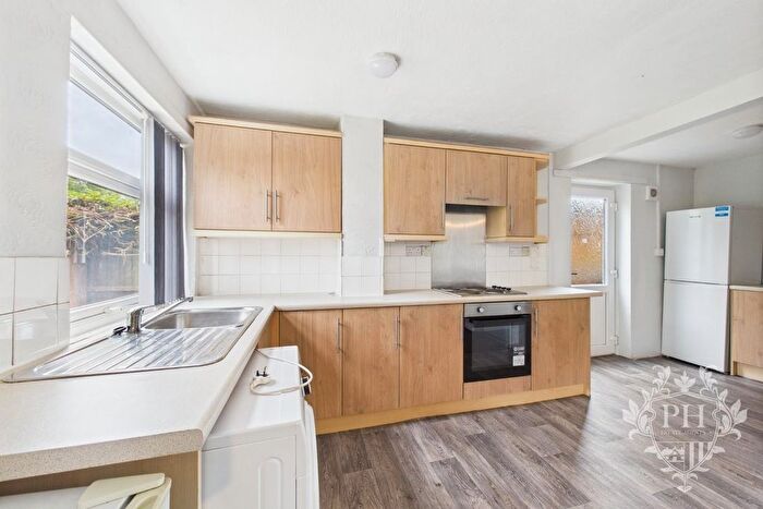4 Bedroom Semi-Detached House To Rent In Homerton Road, Middlesbrough, TS3