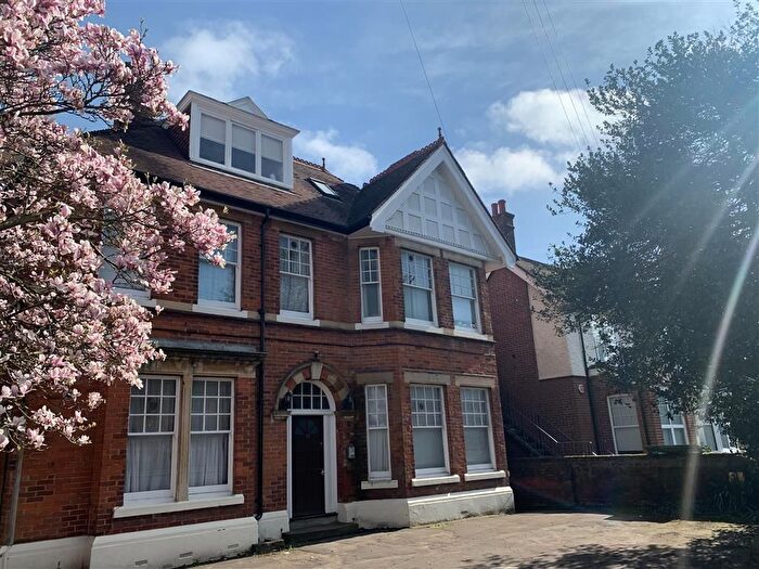 1 Bedroom Studio To Rent In New Dover Road, Canterbury, CT1