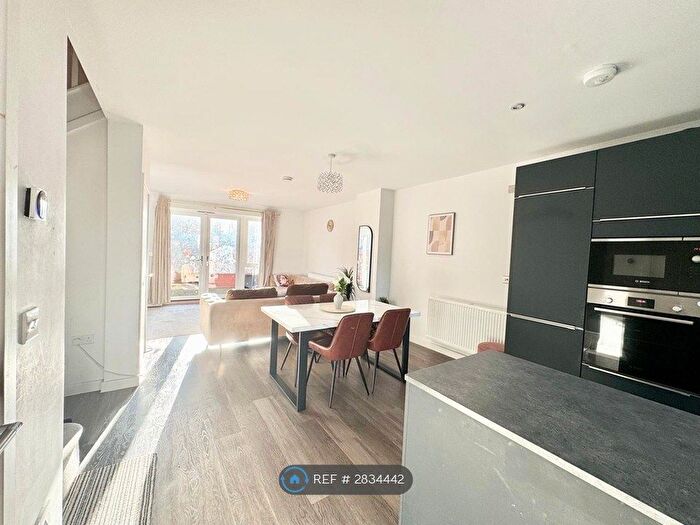 3 Bedroom End Terrace House To Rent In Rowntree Way, York, YO31