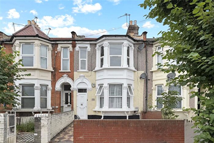 2 Bedroom Flat To Rent In Sheringham Avenue, London, E12