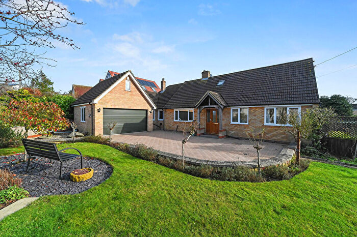 3 Bedroom Chalet For Sale In Brook Street, Colne Engaine, Essex, CO6