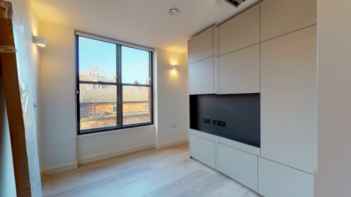 Studio To Rent In George Street, LU1