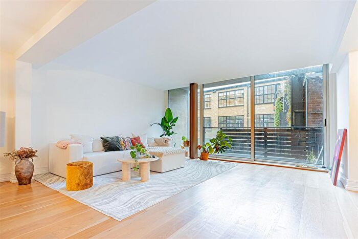 2 Bedroom Flat For Sale In Martha's Buildings, London, EC1V