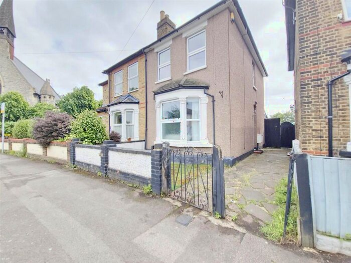 2 Bedroom Semi-Detached House To Rent In Cotleigh Road, Romford, RM7
