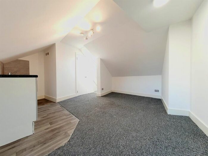 1 Bedroom Flat To Rent In West Green Road, London, N15