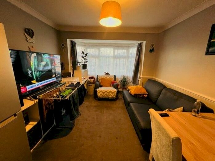 1 Bedroom Maisonette To Rent In Weald Lane, Harrow, Greater London, HA3