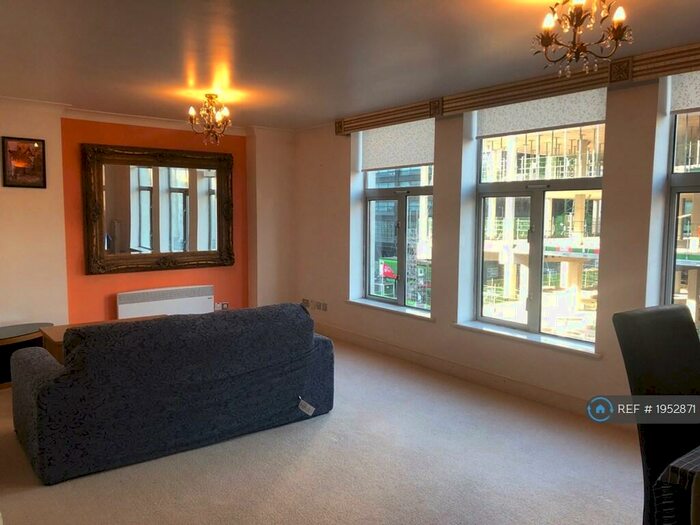 2 Bedroom Flat To Rent In Royal London House, Birmingham, West Midlands, England, Uk, B1