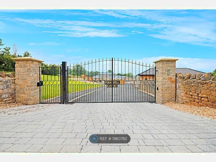 3 Bedroom Bungalow To Rent In Fernhill Court, Almondsbury, Bristol, BS32