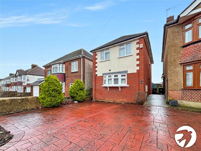 3 Bedroom Detached House To Rent In City Way, Rochester, Kent, ME1