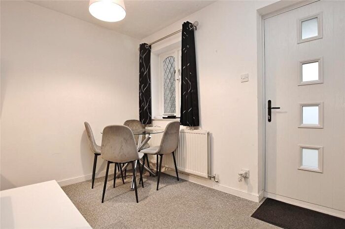 1 Bedroom End Of Terrace House To Rent In Woking, Surrey, GU24