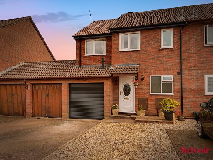 3 Bedroom End Terrace House For Sale In Peacock Close, Cheltenham, GL51