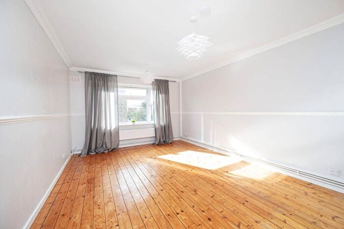3 Bedroom House To Rent In Daubeney Road, Clapton, London, E5