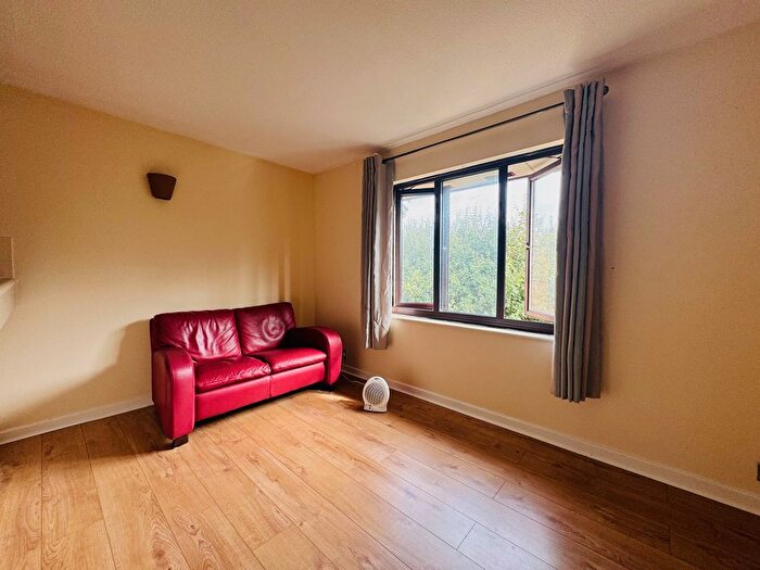 2 Bedroom Flat To Rent In Belgrave Road, Ilford, IG1