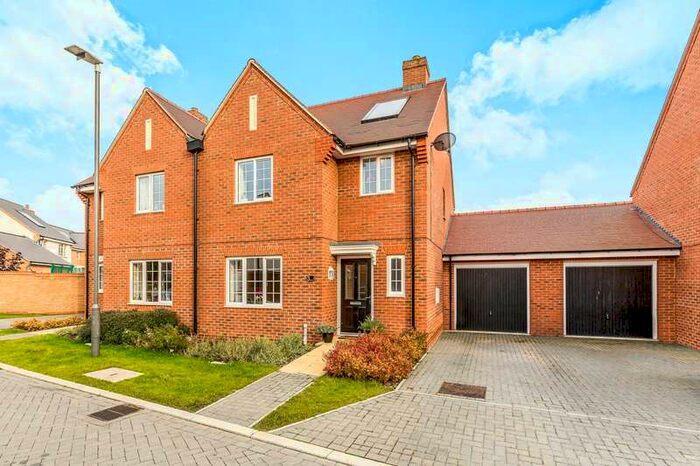 3 Bedroom Detached House To Rent In Moreton Vale, Buckingham, MK18