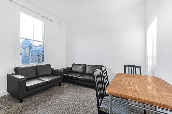 4 Bedroom Maisonette To Rent In Burdett Road, London, E3