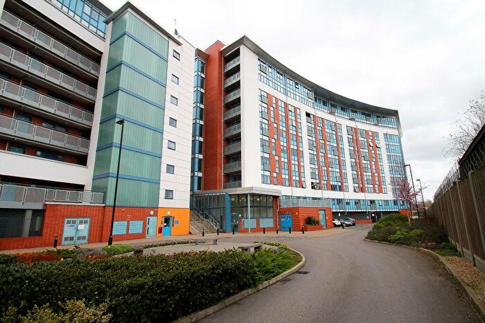 3 Bedroom Flat To Rent In Meath Crescent, London, E2