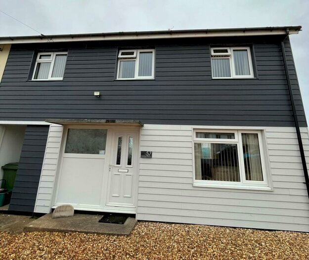 3 Bedroom End Of Terrace House To Rent In Grangecroft Road - Portland, DT5