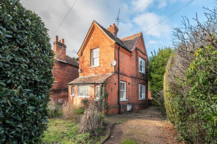 2 Bedroom Cottage To Rent In High Street Datchet, SL3